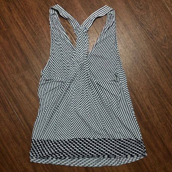 Banana Republic striped navy blue and white racerback v-neck tank top size L - Picture 2 of 2